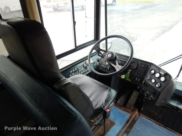 image for item DG4586 2000 Thomas 1405S  school bus