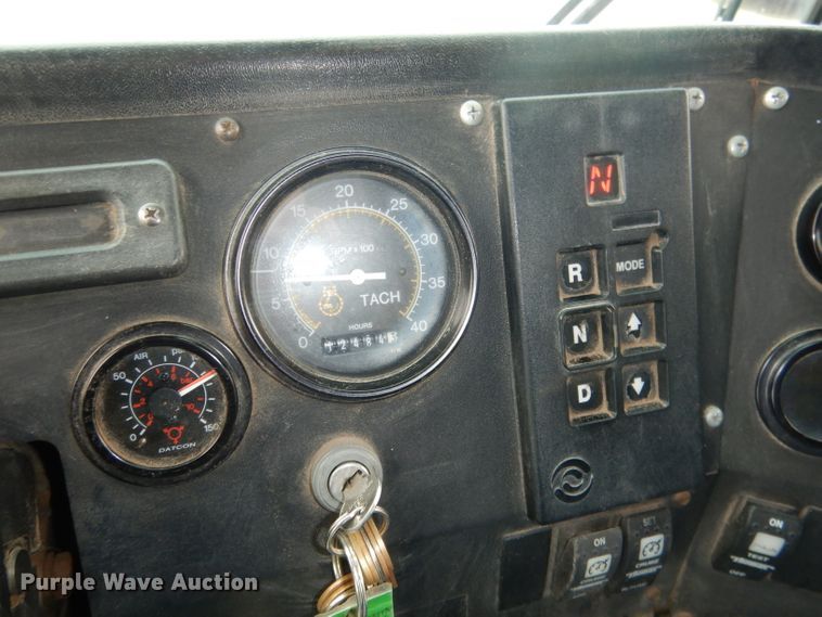 image for item DG4586 2000 Thomas 1405S  school bus