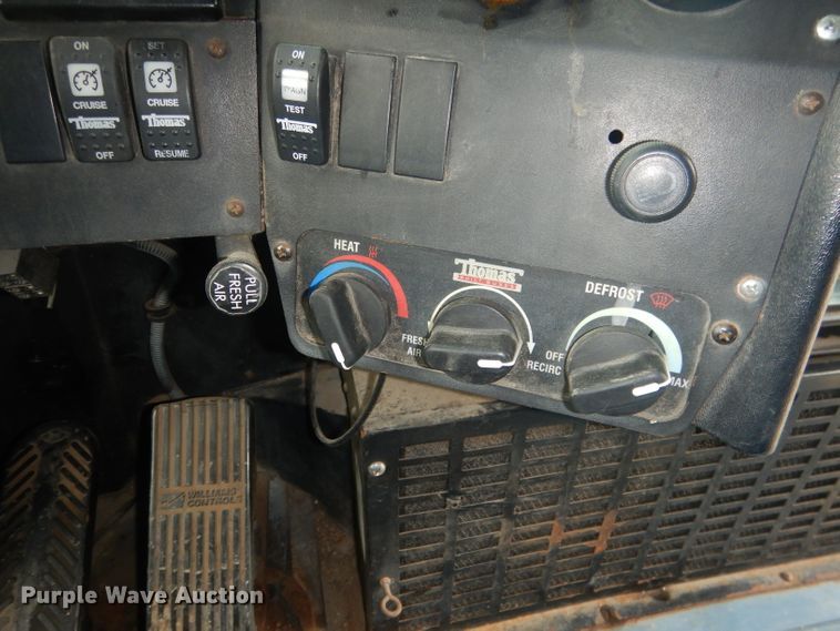 image for item DG4586 2000 Thomas 1405S  school bus