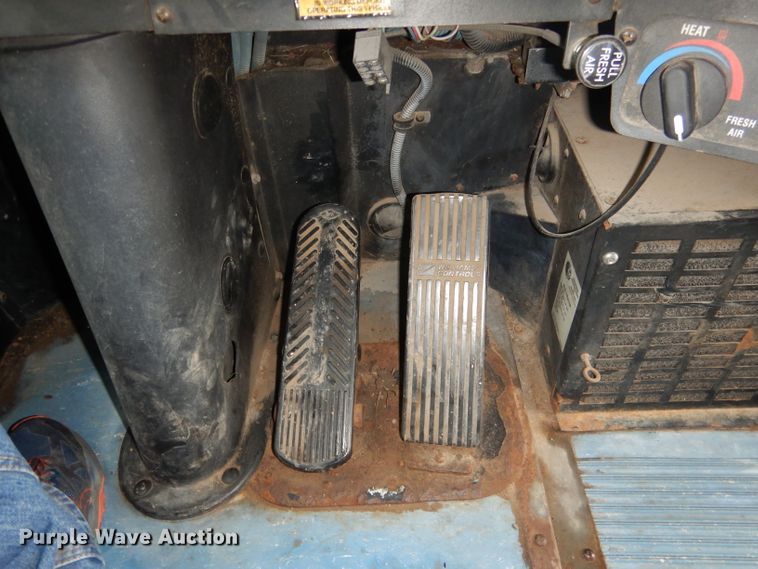 image for item DG4586 2000 Thomas 1405S  school bus