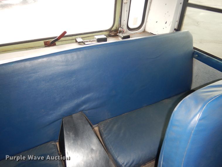 image for item DG4586 2000 Thomas 1405S  school bus