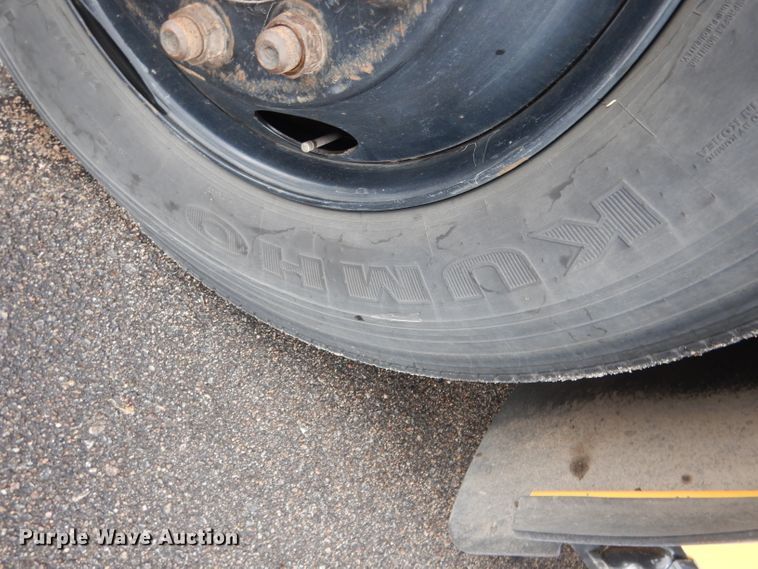 image for item DG4586 2000 Thomas 1405S  school bus