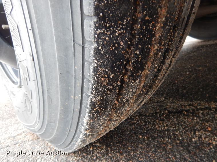 image for item DG4586 2000 Thomas 1405S  school bus