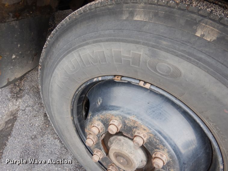 image for item DG4586 2000 Thomas 1405S  school bus