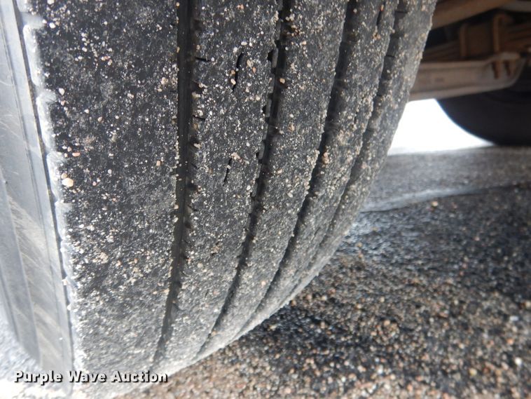 image for item DG4586 2000 Thomas 1405S  school bus