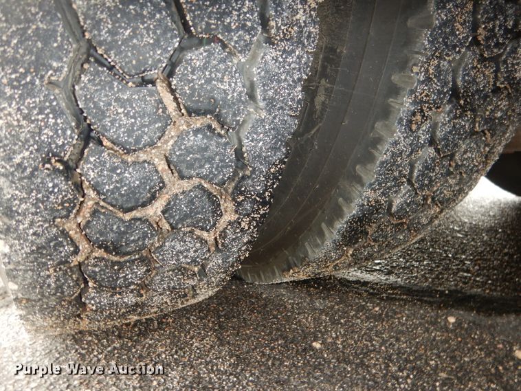 image for item DG4586 2000 Thomas 1405S  school bus