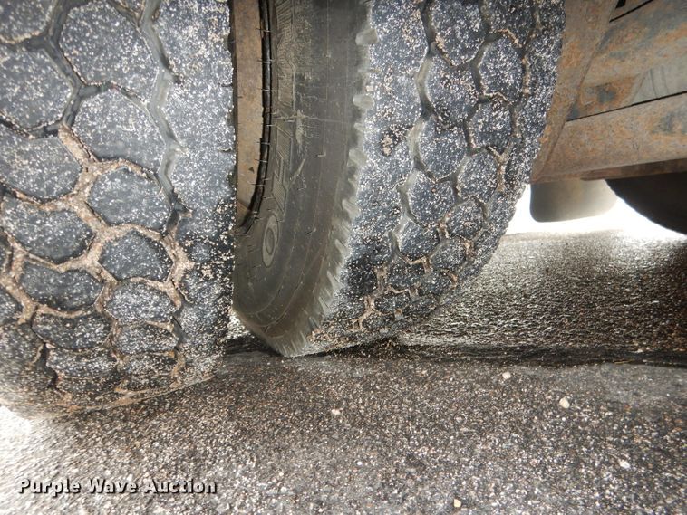 image for item DG4586 2000 Thomas 1405S  school bus