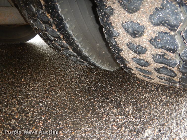 image for item DG4586 2000 Thomas 1405S  school bus