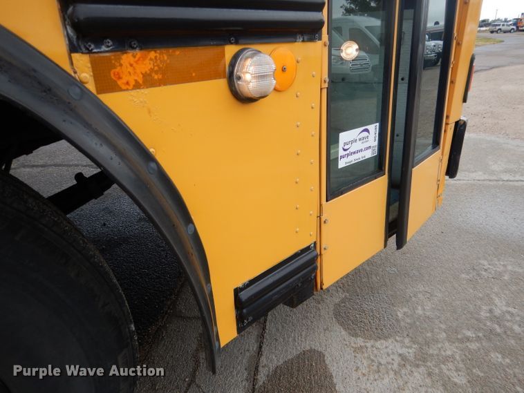 image for item DG4586 2000 Thomas 1405S  school bus