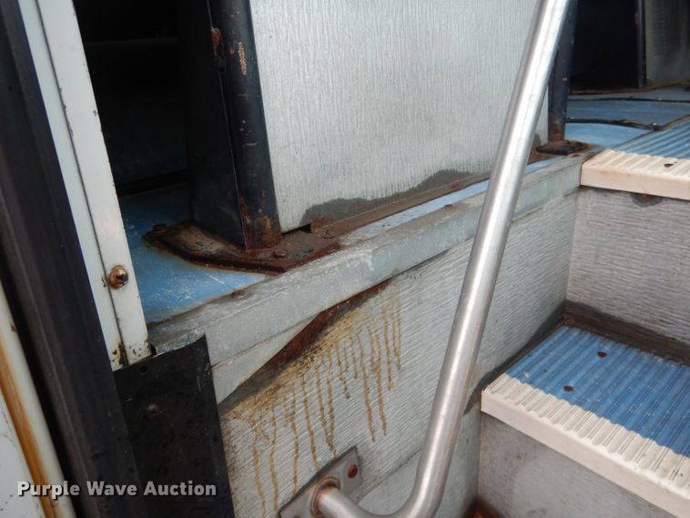 image for item DG4586 2000 Thomas 1405S  school bus