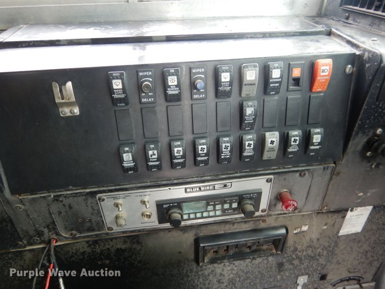 image for item DG4587 1997 International 3800  school bus