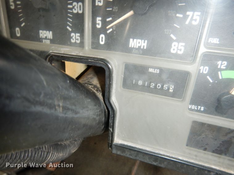 image for item DG4587 1997 International 3800  school bus