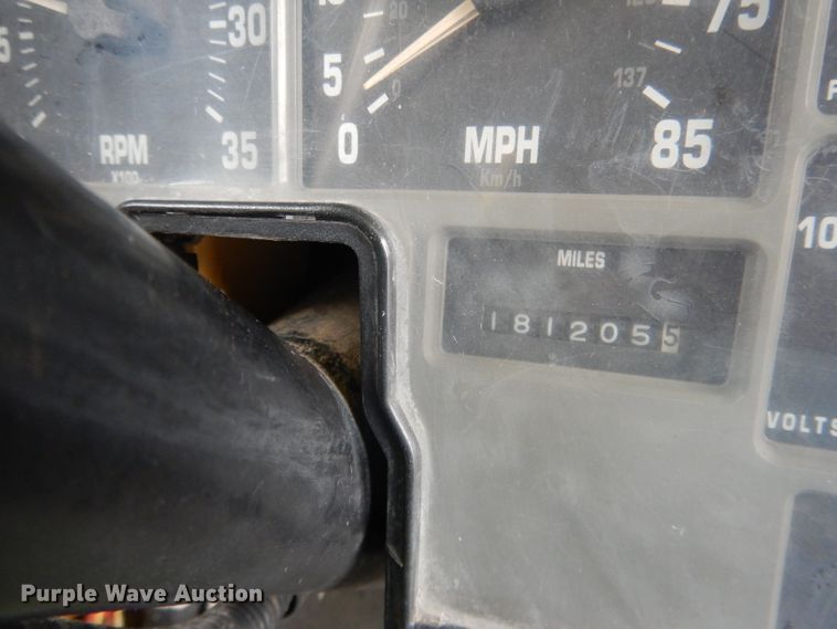 image for item DG4587 1997 International 3800  school bus