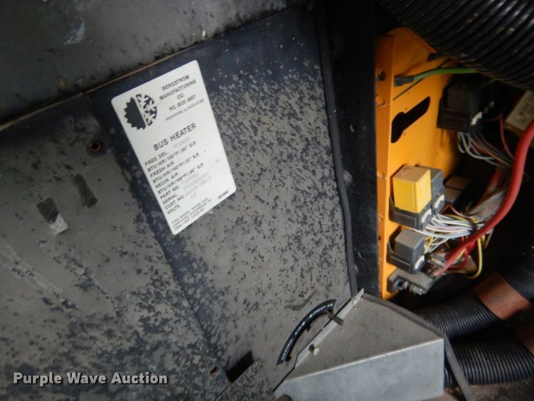 image for item DG4587 1997 International 3800  school bus