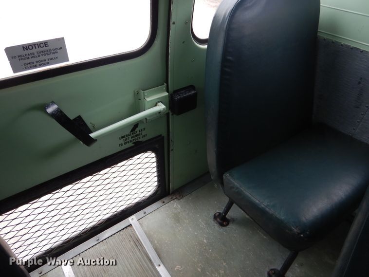 image for item DG4587 1997 International 3800  school bus