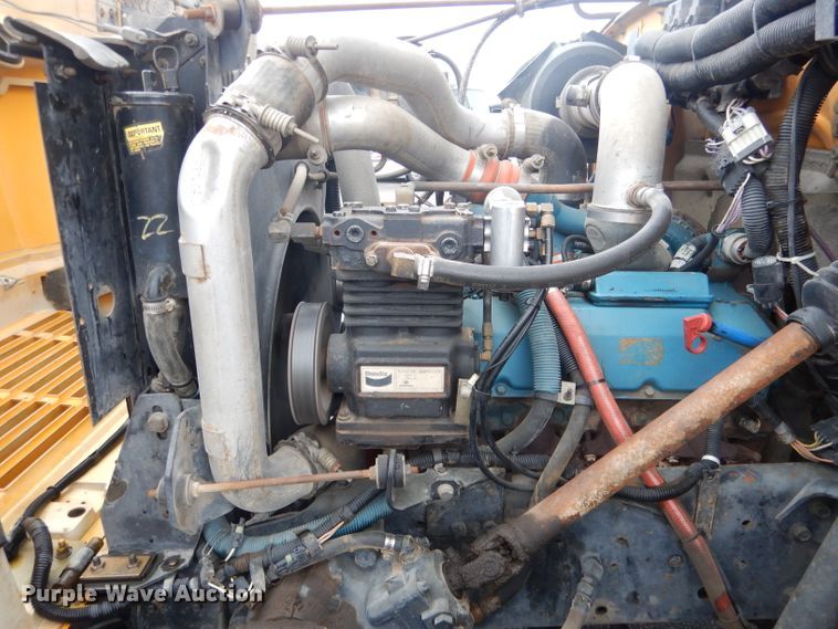 image for item DG4587 1997 International 3800  school bus