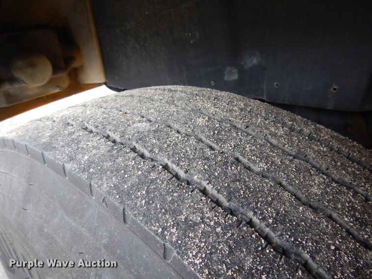 image for item DG4587 1997 International 3800  school bus