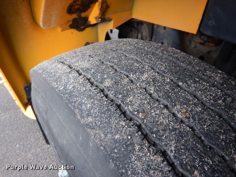 image for item DG4587 1997 International 3800  school bus