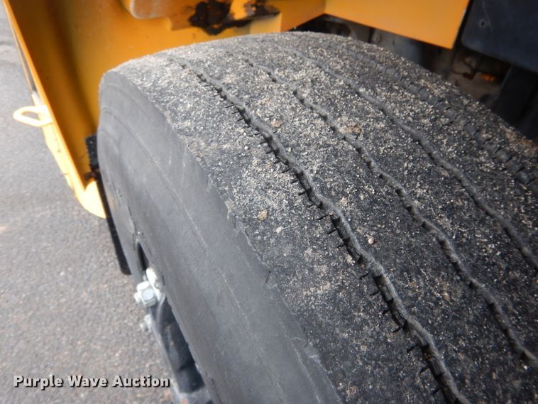 image for item DG4587 1997 International 3800  school bus