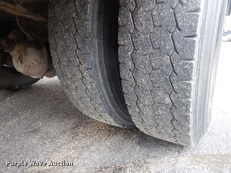 image for item DG4587 1997 International 3800  school bus