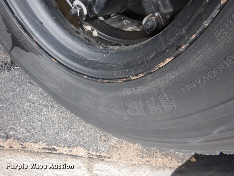 image for item DG4587 1997 International 3800  school bus