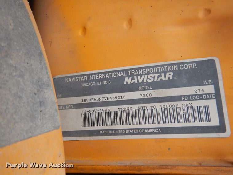 image for item DG4587 1997 International 3800  school bus