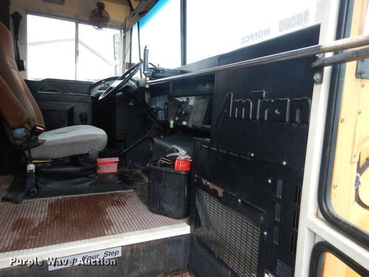 image for item DG4588 1998 International 3800  school bus