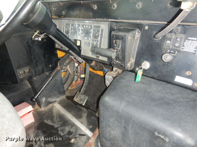 image for item DG4588 1998 International 3800  school bus