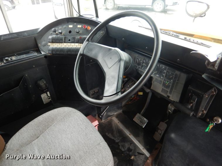 image for item DG4588 1998 International 3800  school bus