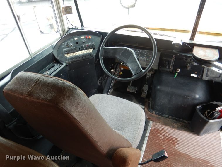 image for item DG4588 1998 International 3800  school bus