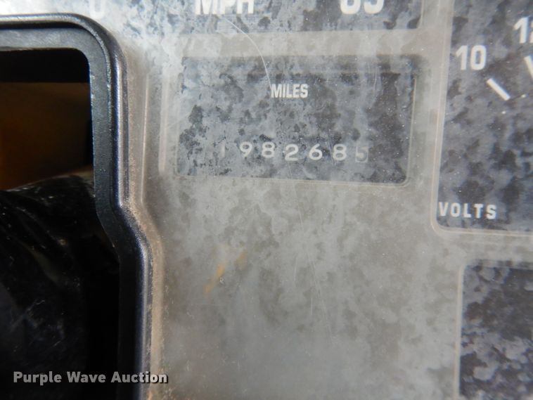 image for item DG4588 1998 International 3800  school bus