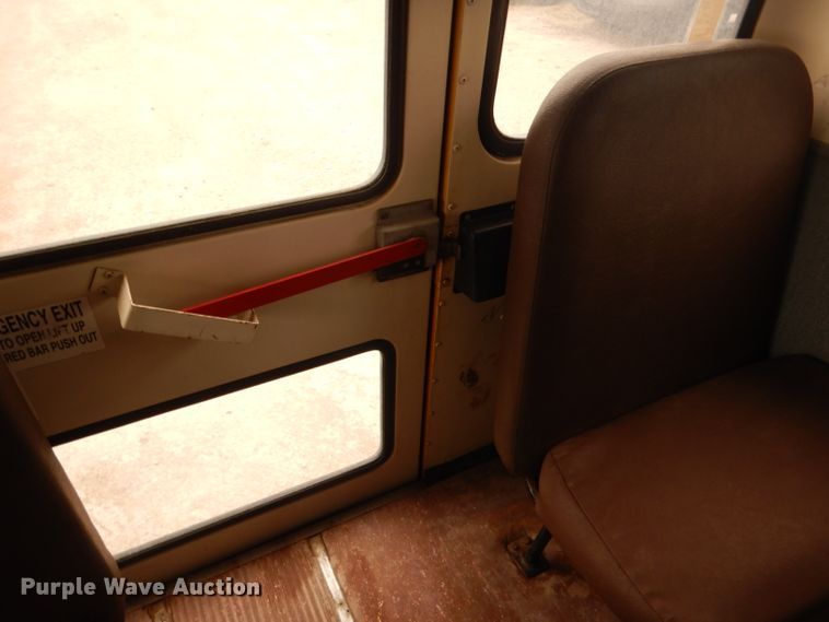 image for item DG4588 1998 International 3800  school bus