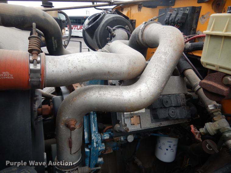 image for item DG4588 1998 International 3800  school bus