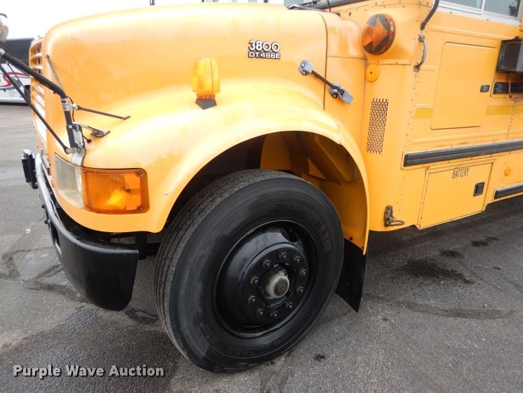 image for item DG4588 1998 International 3800  school bus