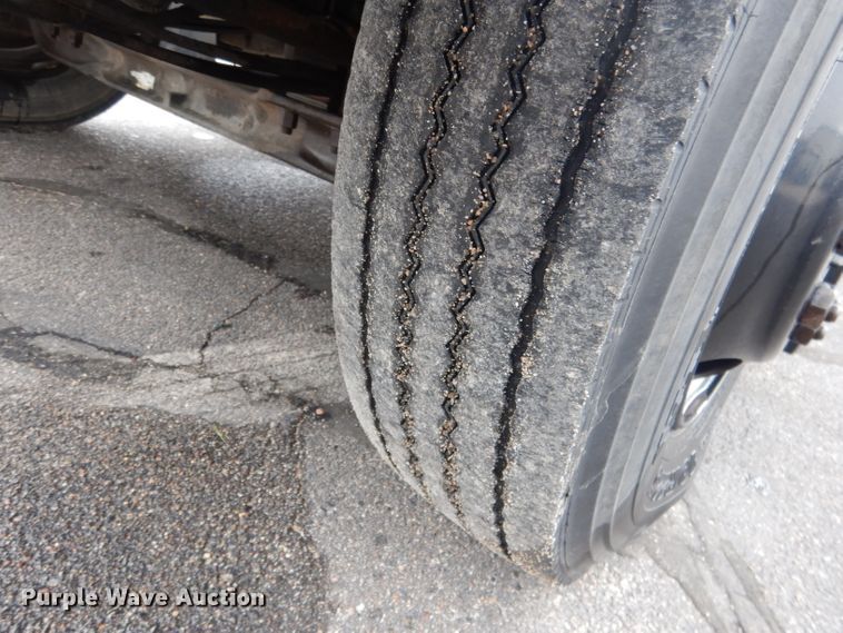 image for item DG4588 1998 International 3800  school bus