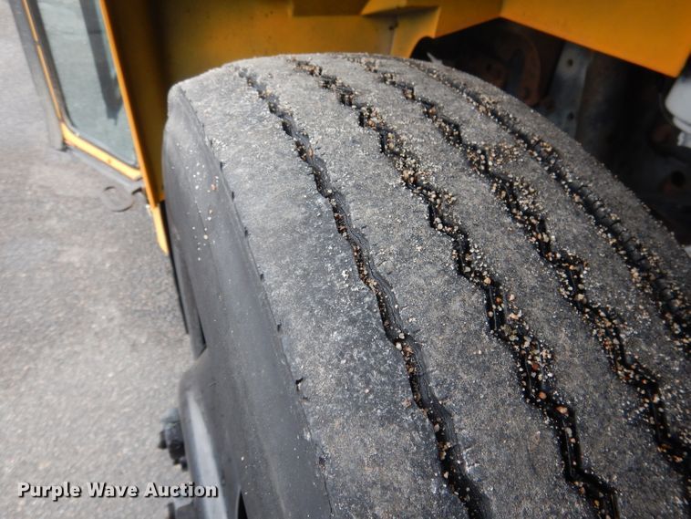 image for item DG4588 1998 International 3800  school bus