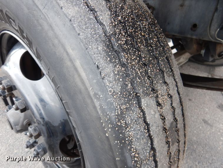 image for item DG4588 1998 International 3800  school bus