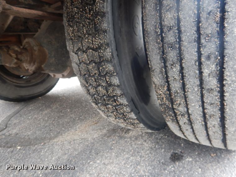 image for item DG4588 1998 International 3800  school bus