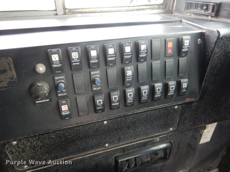 image for item DG4589 1997 International 3800  school bus