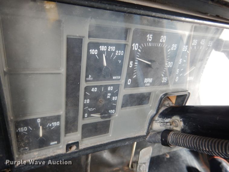 image for item DG4589 1997 International 3800  school bus