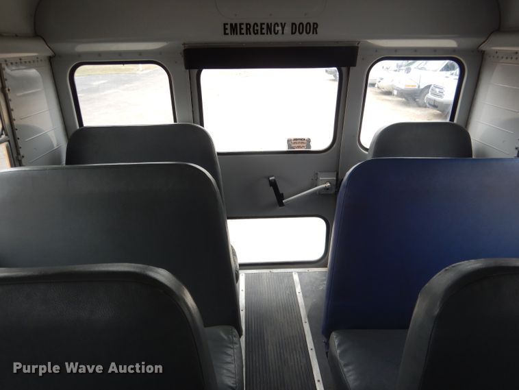 image for item DG4589 1997 International 3800  school bus