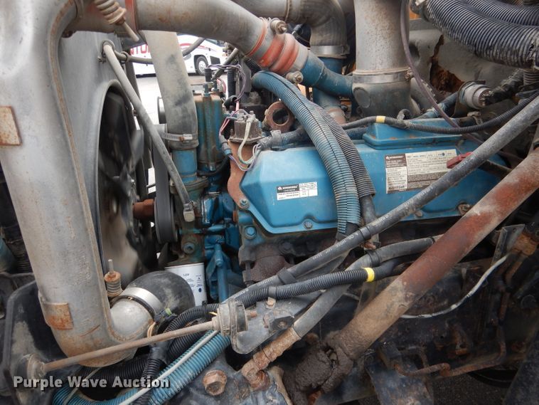 image for item DG4589 1997 International 3800  school bus