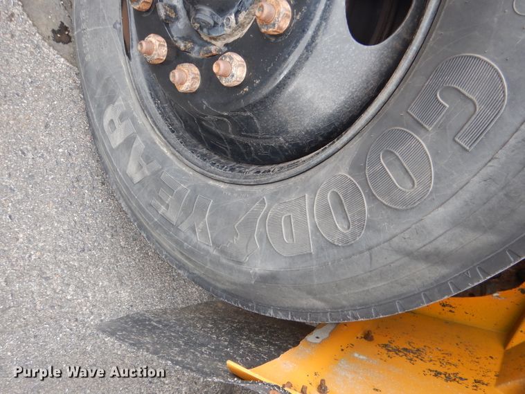 image for item DG4589 1997 International 3800  school bus