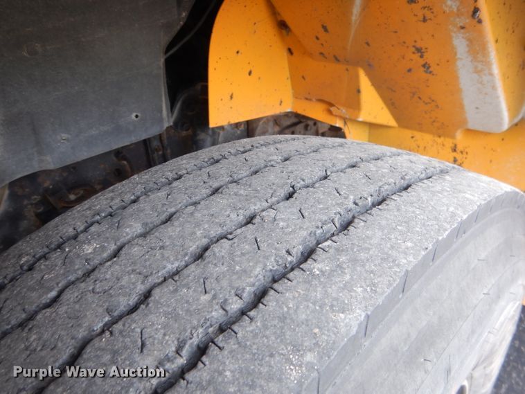 image for item DG4589 1997 International 3800  school bus