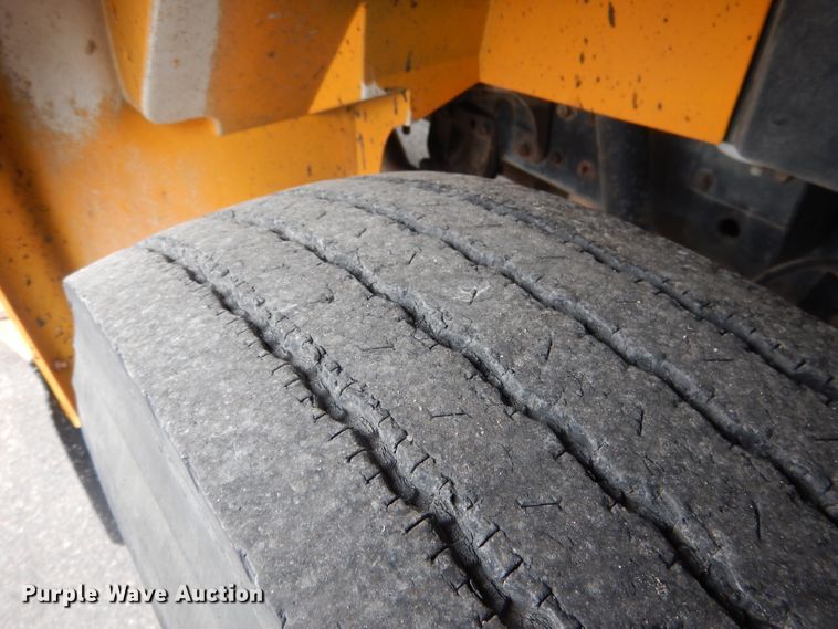 image for item DG4589 1997 International 3800  school bus