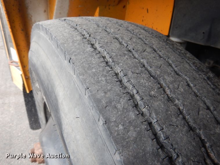 image for item DG4589 1997 International 3800  school bus