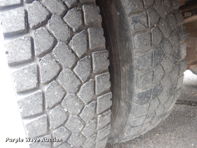 image for item DG4589 1997 International 3800  school bus