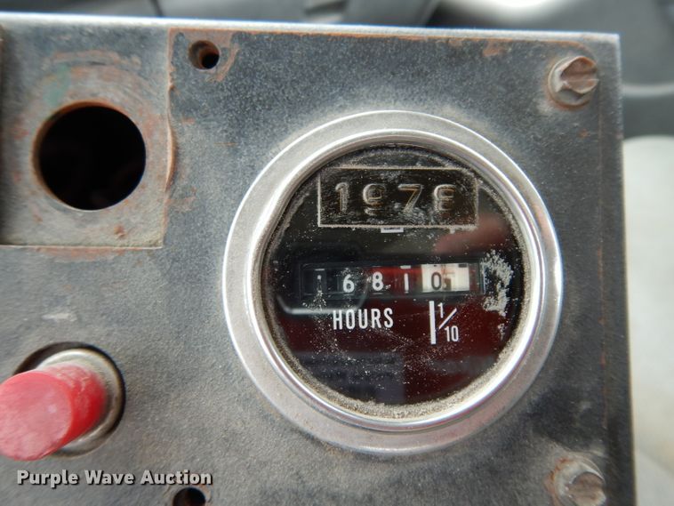 image for item DG6882 1998 GMC TB400  street sweeper truck