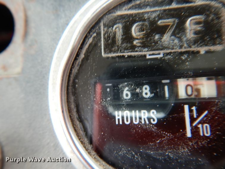 image for item DG6882 1998 GMC TB400  street sweeper truck