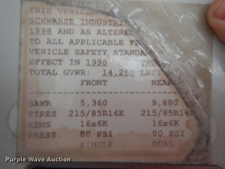 image for item DG6882 1998 GMC TB400  street sweeper truck